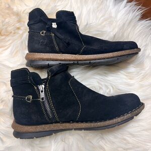 NEW BORN WYNTER bootie sz 7.5